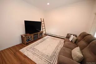 271 N Newbridge Rd, Levittown, NY 11756 - Photo 19
