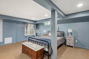 36 Iroquois Pl, Farmingdale, NY 11735 - Photo 17