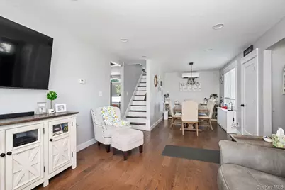 36 Iroquois Place, Farmingdale, NY 11735 - Photo 7
