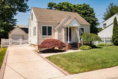 36 Iroquois Place, Farmingdale, NY 11735 - Photo 1