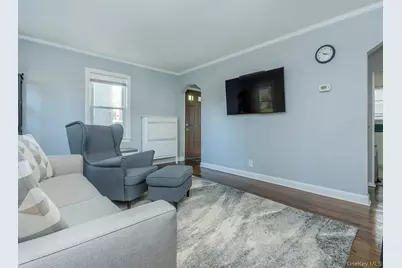 23 Phillips Road, Glen Cove, NY 11542 - Photo 5