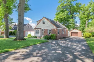 23 Phillips Rd, Glen Cove, NY 11542 - Photo 3