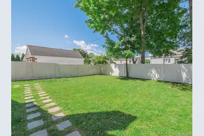 23 Phillips Road, Glen Cove, NY 11542 - Photo 33