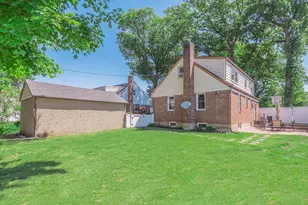 23 Phillips Rd, Glen Cove, NY 11542 - Photo 31