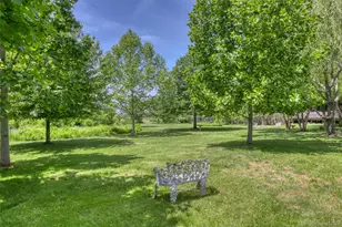 733 Herricks Ln, Jamesport, NY 11901 - Photo 3