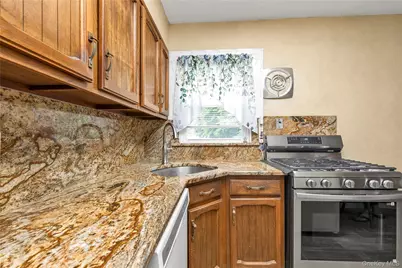 55 Fir Street, Valley Stream, NY 11580 - Photo 7