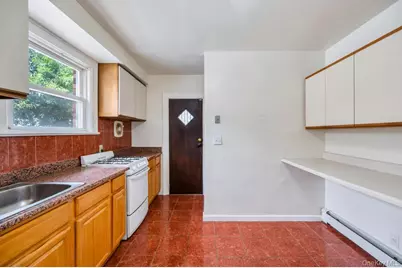 8343 261st Street, Glen Oaks, NY 11004 - Photo 9