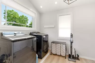 238 Woodlawn Avenue, Saint James, NY 11780 - Photo 19