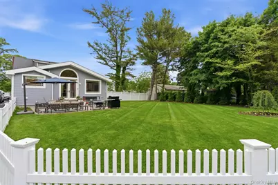 238 Woodlawn Avenue, Saint James, NY 11780 - Photo 35