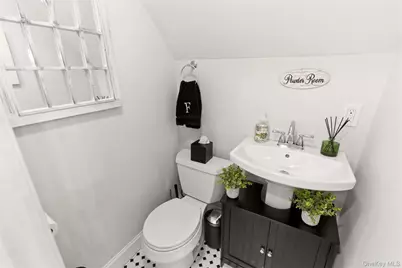238 Woodlawn Avenue, Saint James, NY 11780 - Photo 15