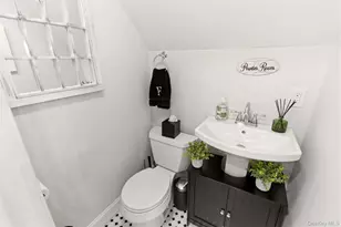 238 Woodlawn Ave, Saint James, NY 11780 - Photo 15