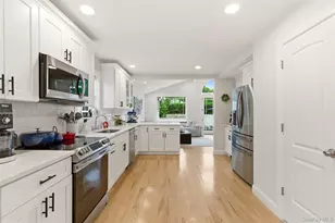 238 Woodlawn Ave, Saint James, NY 11780 - Photo 13