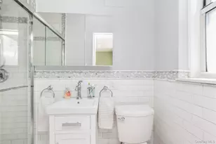 2711 Henry Hudson Pkwy, Bronx, NY 10463 - Photo 9