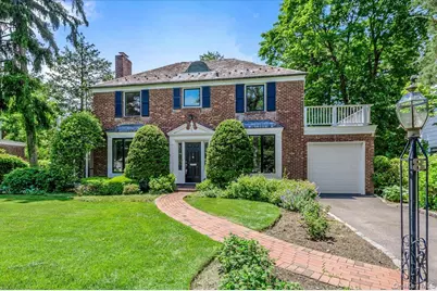 8 Parkside Drive, Great Neck, NY 11021 - Photo 3