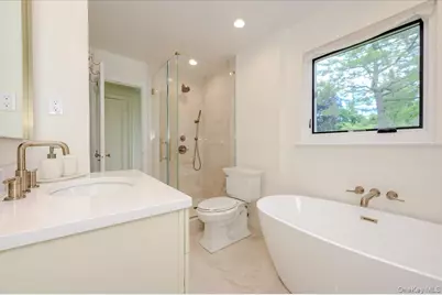 8 Parkside Drive, Great Neck, NY 11021 - Photo 15