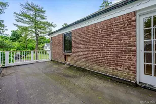 8 Parkside Dr, Great Neck, NY 11021 - Photo 21