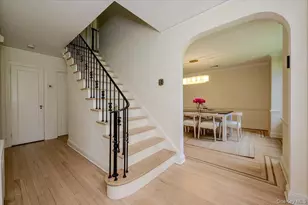 8 Parkside Dr, Great Neck, NY 11021 - Photo 5