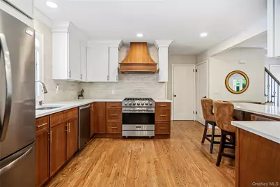 434 W Main Street, Huntington, NY 11743 - Photo 13