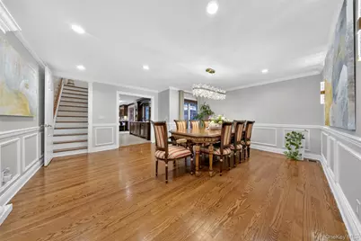 125 Mimosa Drive, East Hills, NY 11576 - Photo 7