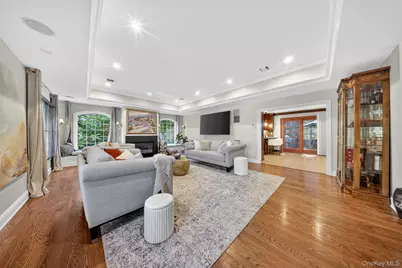 125 Mimosa Drive, East Hills, NY 11576 - Photo 5