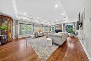125 Mimosa Dr, East Hills, NY 11576 - Photo 3