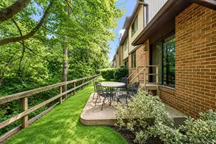6 Wimbledon Dr, Roslyn, NY 11576 - Photo 19