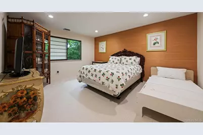 6 Wimbledon Drive, Roslyn, NY 11576 - Photo 11