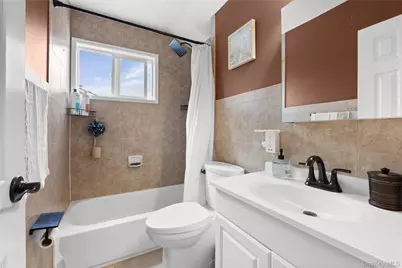 300 W 24th Street, Deer Park, NY 11729 - Photo 23