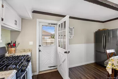 300 W 24th Street, Deer Park, NY 11729 - Photo 17