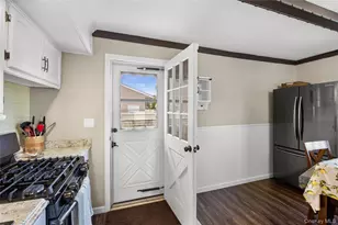 300 W 24th St, Deer Park, NY 11729 - Photo 17