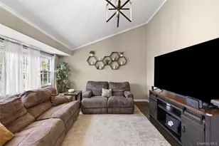 300 W 24th St, Deer Park, NY 11729 - Photo 9