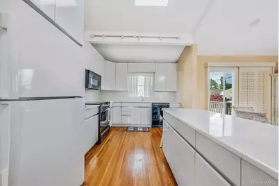 3075 Hewlett Avenue, Merrick, NY 11566 - Photo 25