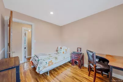 3075 Hewlett Avenue, Merrick, NY 11566 - Photo 15