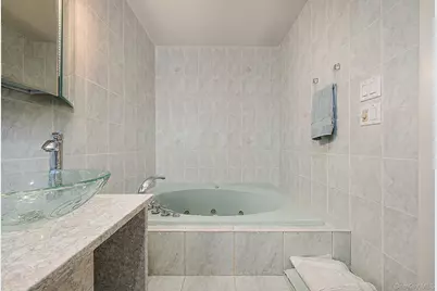 3075 Hewlett Avenue, Merrick, NY 11566 - Photo 13
