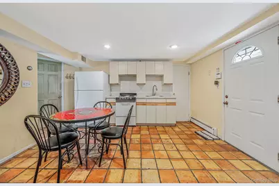 3075 Hewlett Avenue, Merrick, NY 11566 - Photo 21