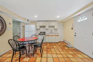 3075 Hewlett Ave, Merrick, NY 11566 - Photo 21