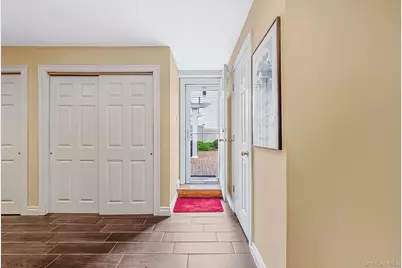 3075 Hewlett Avenue, Merrick, NY 11566 - Photo 17