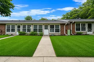 231 Blackpool Ct, Ridge, NY 11961 - Photo 3