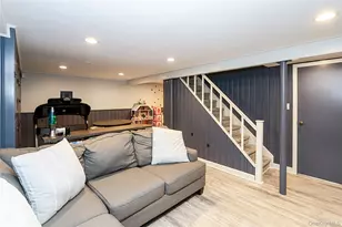 15 Hemlock St, Merrick, NY 11566 - Photo 33