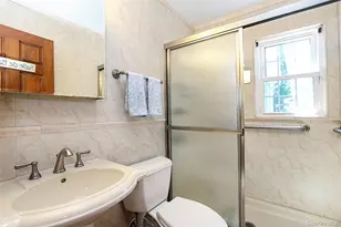 15 Hemlock St, Merrick, NY 11566 - Photo 25