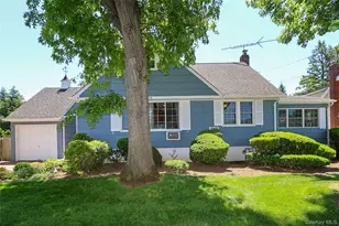 15 Hemlock St, Merrick, NY 11566 - Photo 3