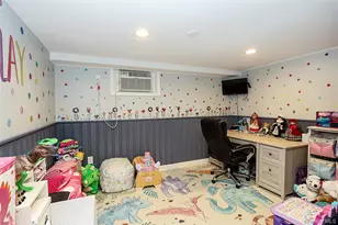 15 Hemlock St, Merrick, NY 11566 - Photo 35