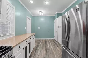 43 Dewitt St, Valley Stream, NY 11580 - Photo 17