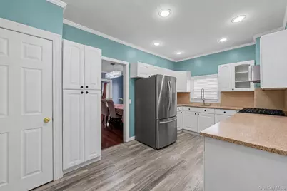 43 Dewitt Street, Valley Stream, NY 11580 - Photo 13