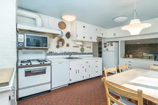 10 Amherst Rd, Great Neck, NY 11021 - Photo 7