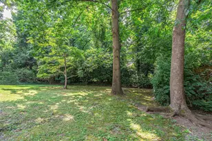 10 Amherst Rd, Great Neck, NY 11021 - Photo 21