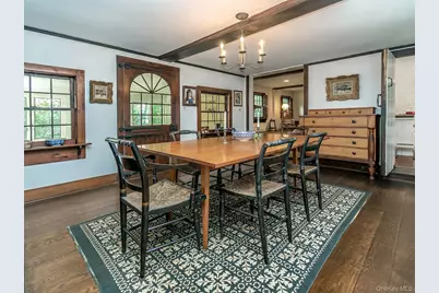 10 Amherst Road, Great Neck, NY 11021 - Photo 5