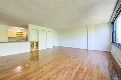 10-10 166th Street #5D, Whitestone, NY 11357 - Photo 7