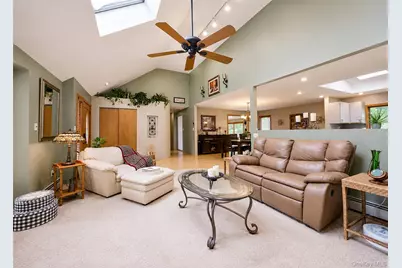 370 Avenue A, Ronkonkoma, NY 11779 - Photo 15
