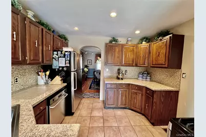 708 Clemons Street, Bellmore, NY 11710 - Photo 5